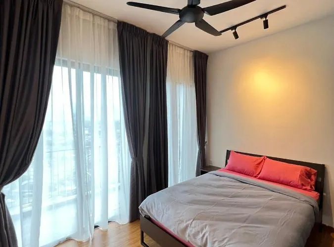 Beacon Executive Suites #Cozyfamilystay #Rooftoppool #16 #10Paxs