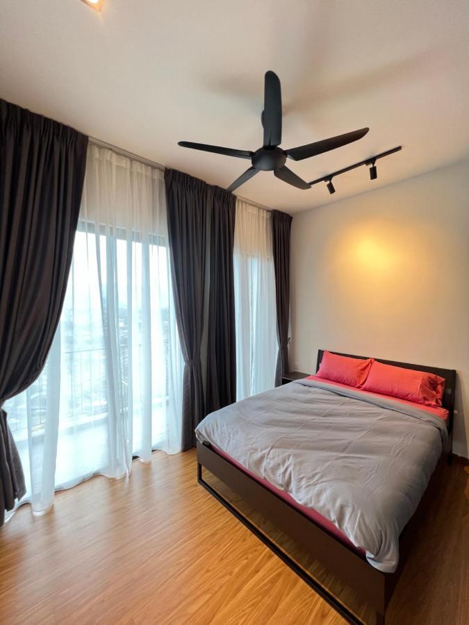 Beacon Executive #cozyfamilystay #rooftoppool #16 #10paxs Apartment George Town