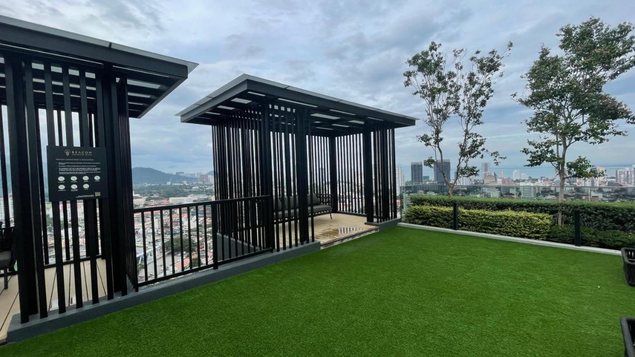 Apartment Beacon Executive #cozyfamilystay #rooftoppool #16 #10paxs George Town
